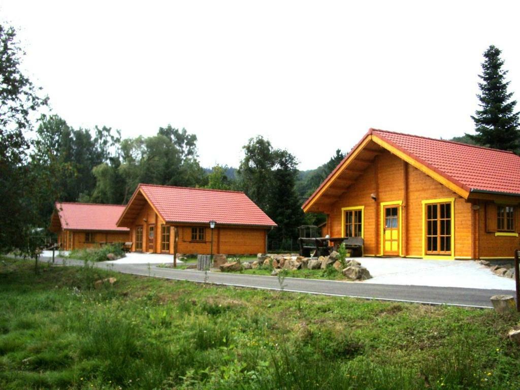 Hotel Gruenes Paradies Hochwaldhausen Екстериор снимка